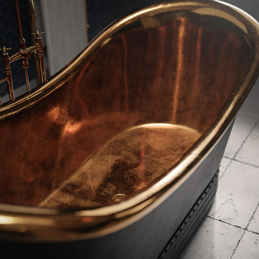 Brasska Signature Bathtub — Elegance in Black & Copper