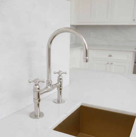 Luxury Brass Kitchen Faucet with Undermount Brass Sink