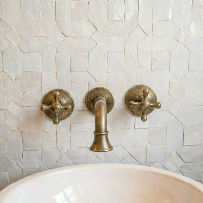 Classic European Vintage Brass Bathroom Wall Faucet