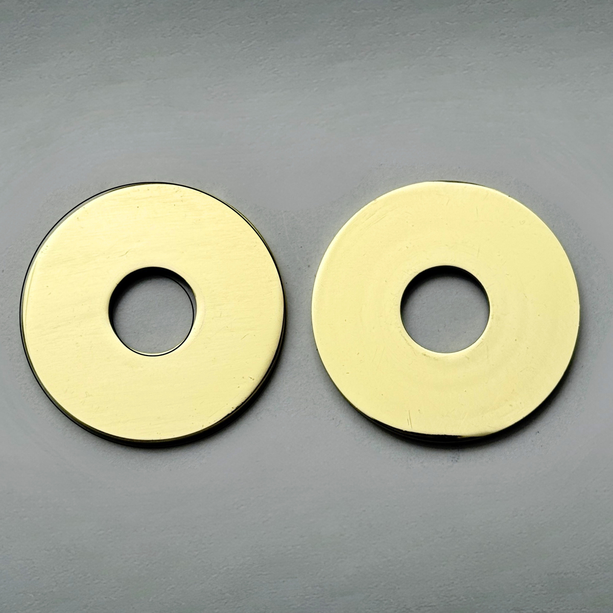 Unlacquered Brass Flat Face Plates for Wall Mount Faucets, 1/2 inch Solid Brass Flat Escutcheons
