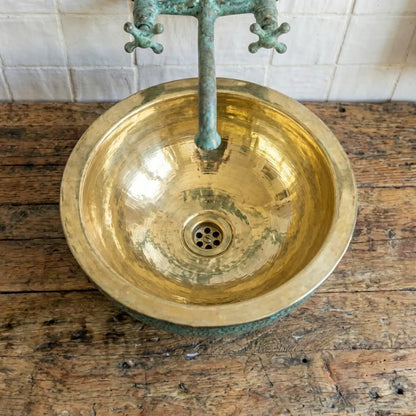 Round Hammered Verdigris Brass Washbasin with Wall-Mount Faucet