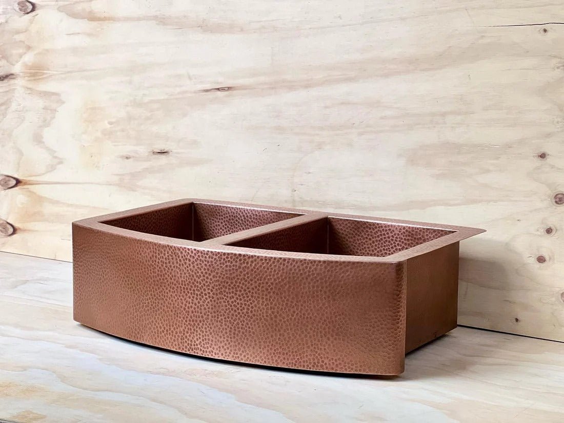Handmade Copper Double Bowl Farmhouse Sink with Integrated Drainboard – Hammered Finish - Brasska