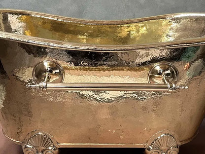 Handcrafted Solid Copper Clawfoot Bathtub – Antique Finish with Lion Feet & Side Rings