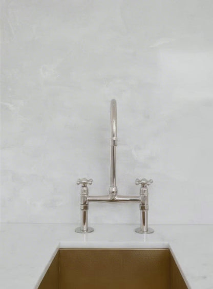 Luxury Brass Kitchen Faucet with Undermount Brass Sink