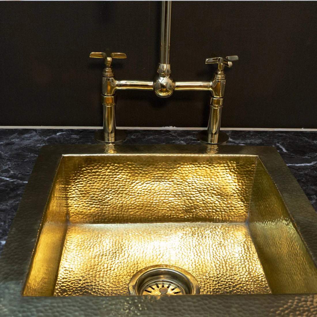 Island Solid Undermount Brass Sink