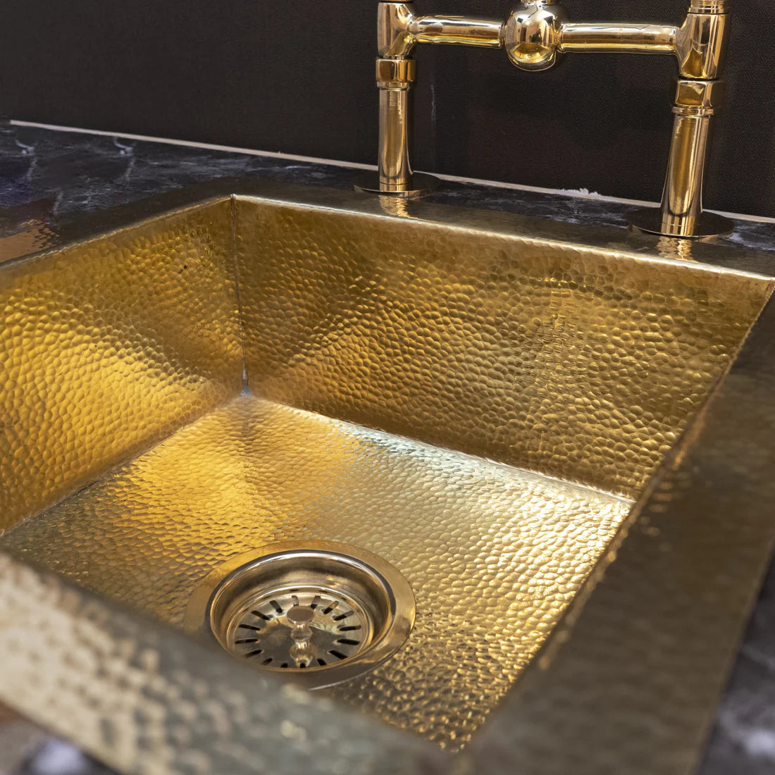 Island Solid Undermount Brass Sink