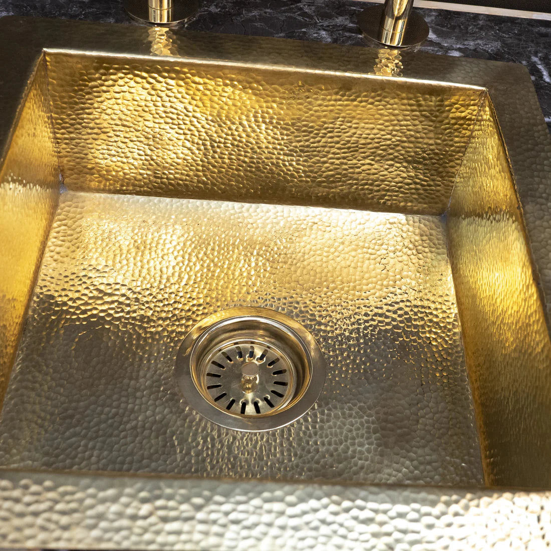 Island Solid Undermount Brass Sink